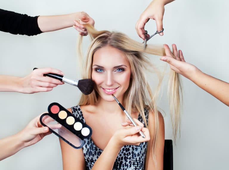 Comment se maquiller quand on est blonde ? Yeux, bouche, teint...