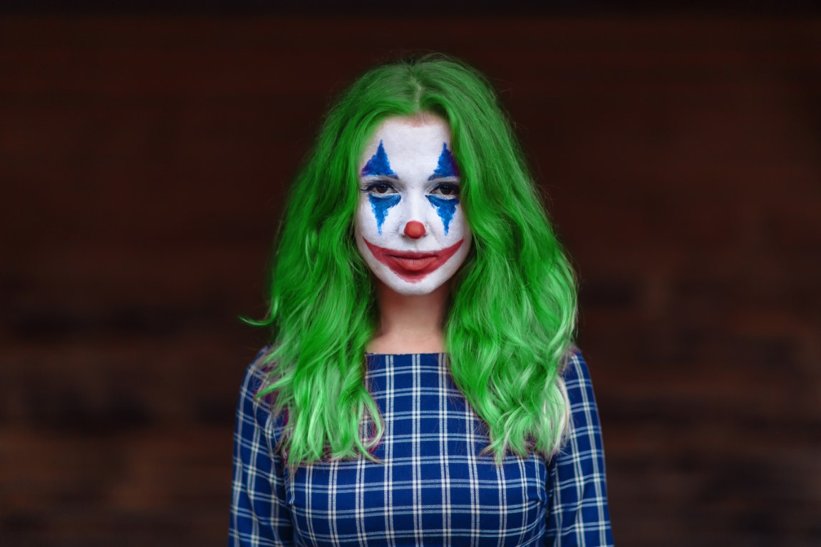 Maquillage et costume de Joker pour Halloween