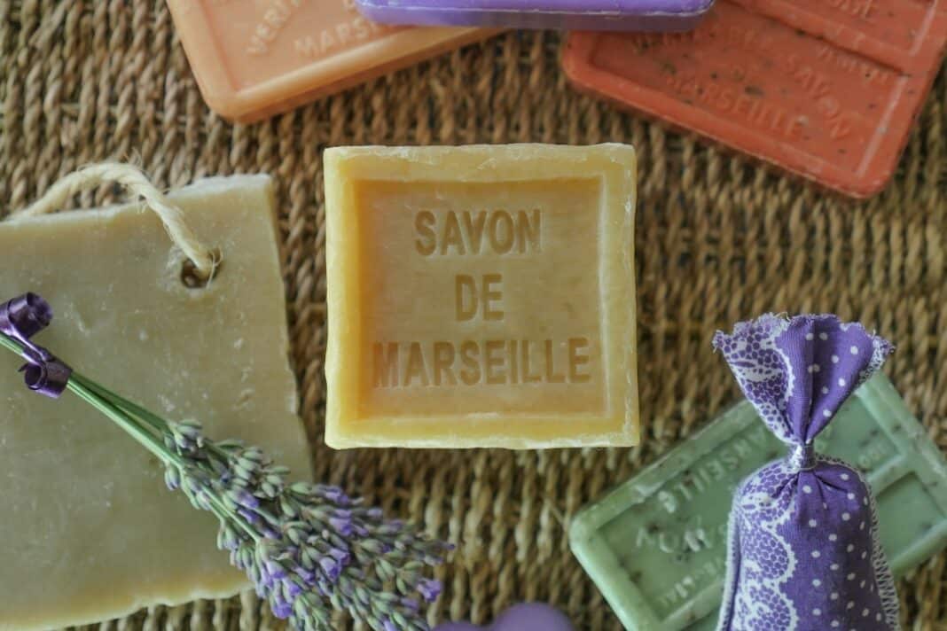 savon de Marseille couleur