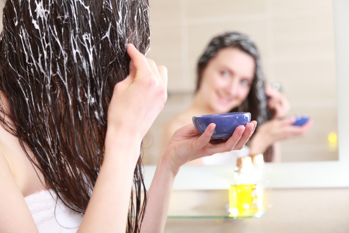 DIY : 8 recettes de masque pour cheveux secs à faire à la maison